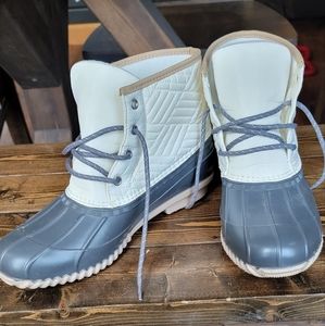 Maurices Cream & Grey Duck Boots